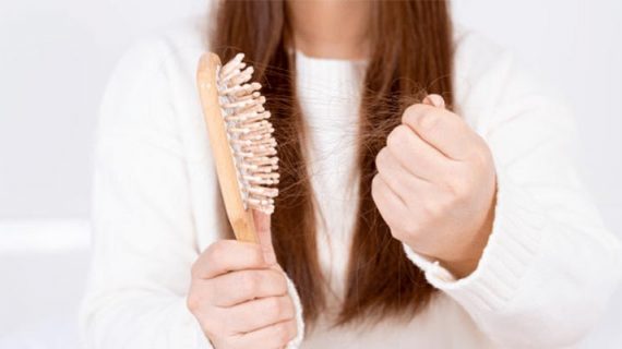 Tips Mengatasi Rambut Rontok Dengan Perawatan Alami