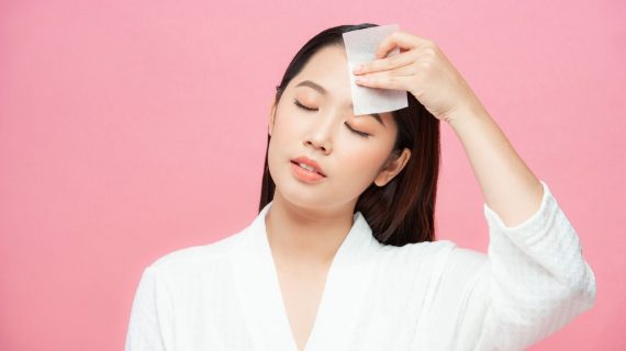 Ketahui Jenis Skincare untuk Kulit Berminyak Terbaik