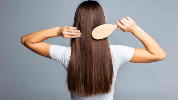 Tips Mengatasi Rambut Kering Cukup Dilakukan Sendiri