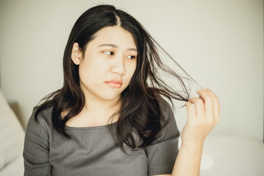 Kebiasaan Yang Bisa Membuat Rambut Tipis
