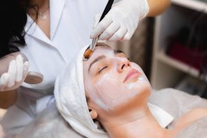 Kenapa Facial Wajah Penting untuk Kesehatan Kulit? Ini Penjelasannya