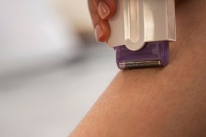 Laser Hair Removal vs Shaving: Apa Saja Perbedaannya?