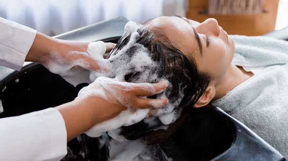 Perbedaan Creambath dan Hair Mask yang Perlu Anda Tahu