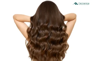 Wanita dengan rambut tebal berkilau