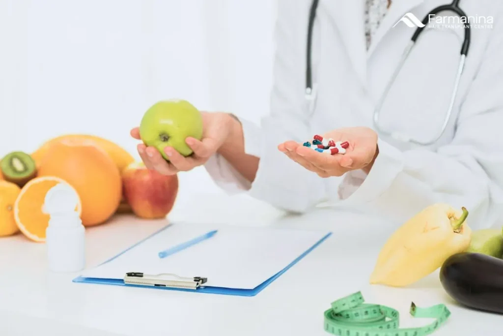 Buah dan pil vitamin